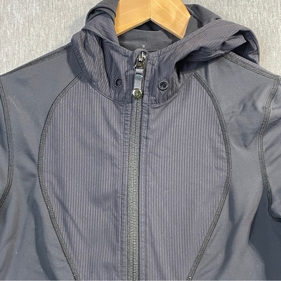 Lululemon Athletica Women’s Dance Studio Jacket Size 4 Lightweight Hoodie Black - Picture 2 of 12